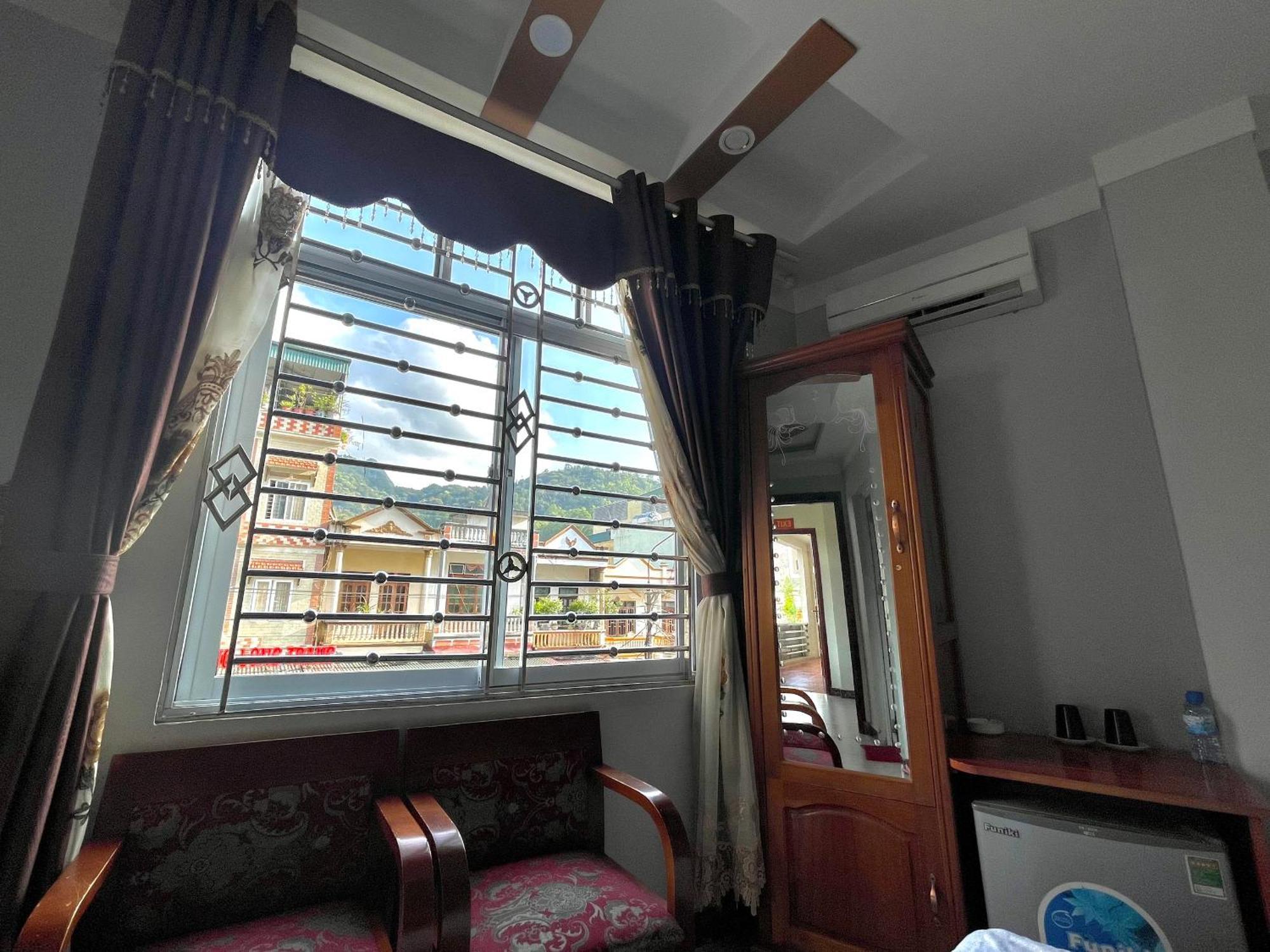 Thai Thinh Hotel Đồng Văn Esterno foto